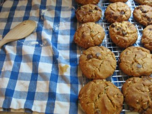 Peanut butter cookies with chocolate chunks